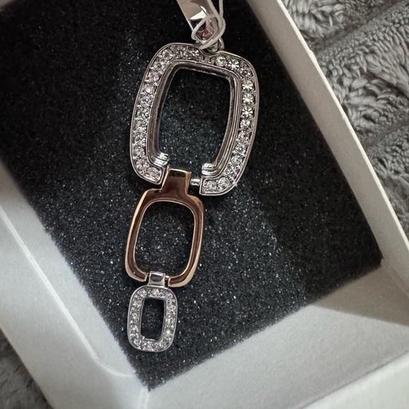 Leah Sophia flip out pendant slide New - Picture 2 of 3